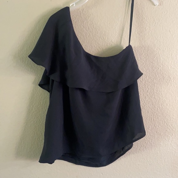 Black one shoulder ruffle top - Picture 4 of 6